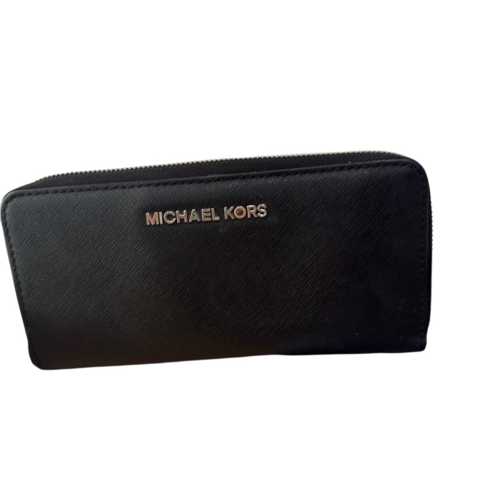 Michael Kors Black Saffiao Leather Zip Around Wallet Zip Pocket Card Holders
